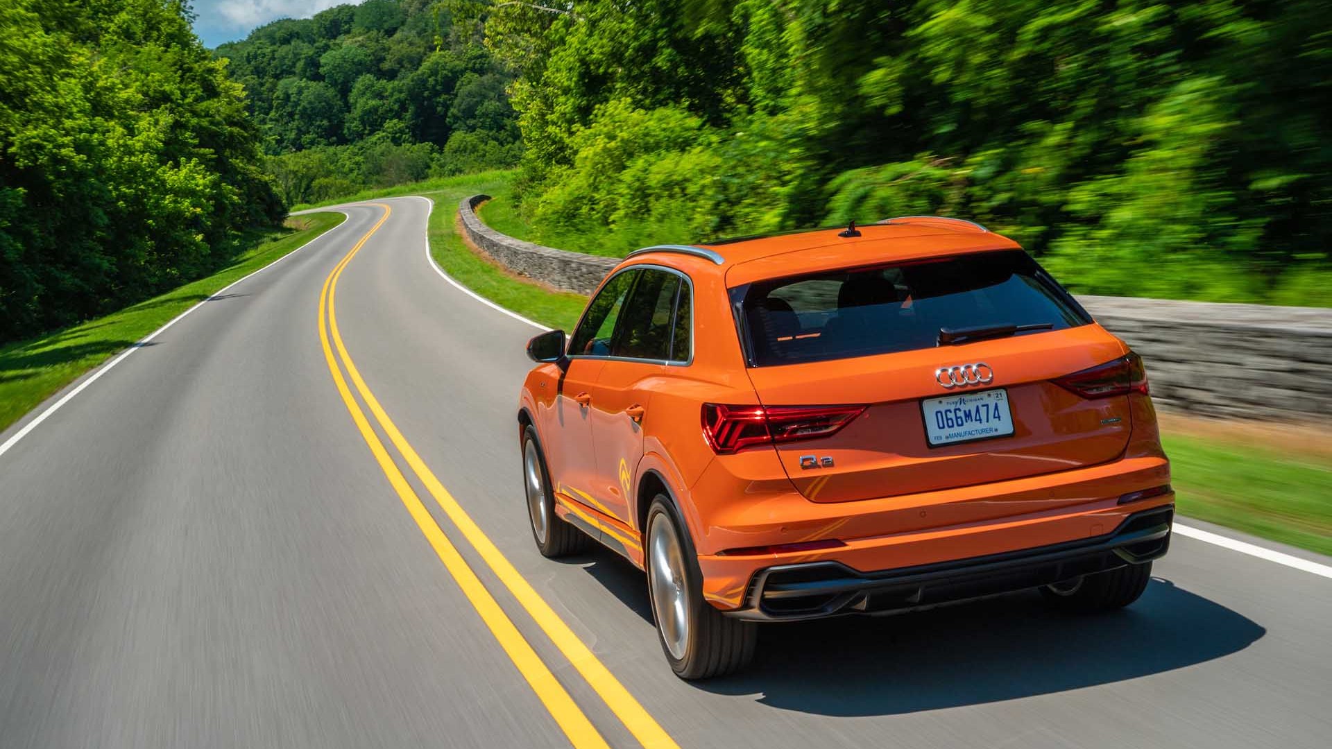 audi Q3 rental In Dubai 